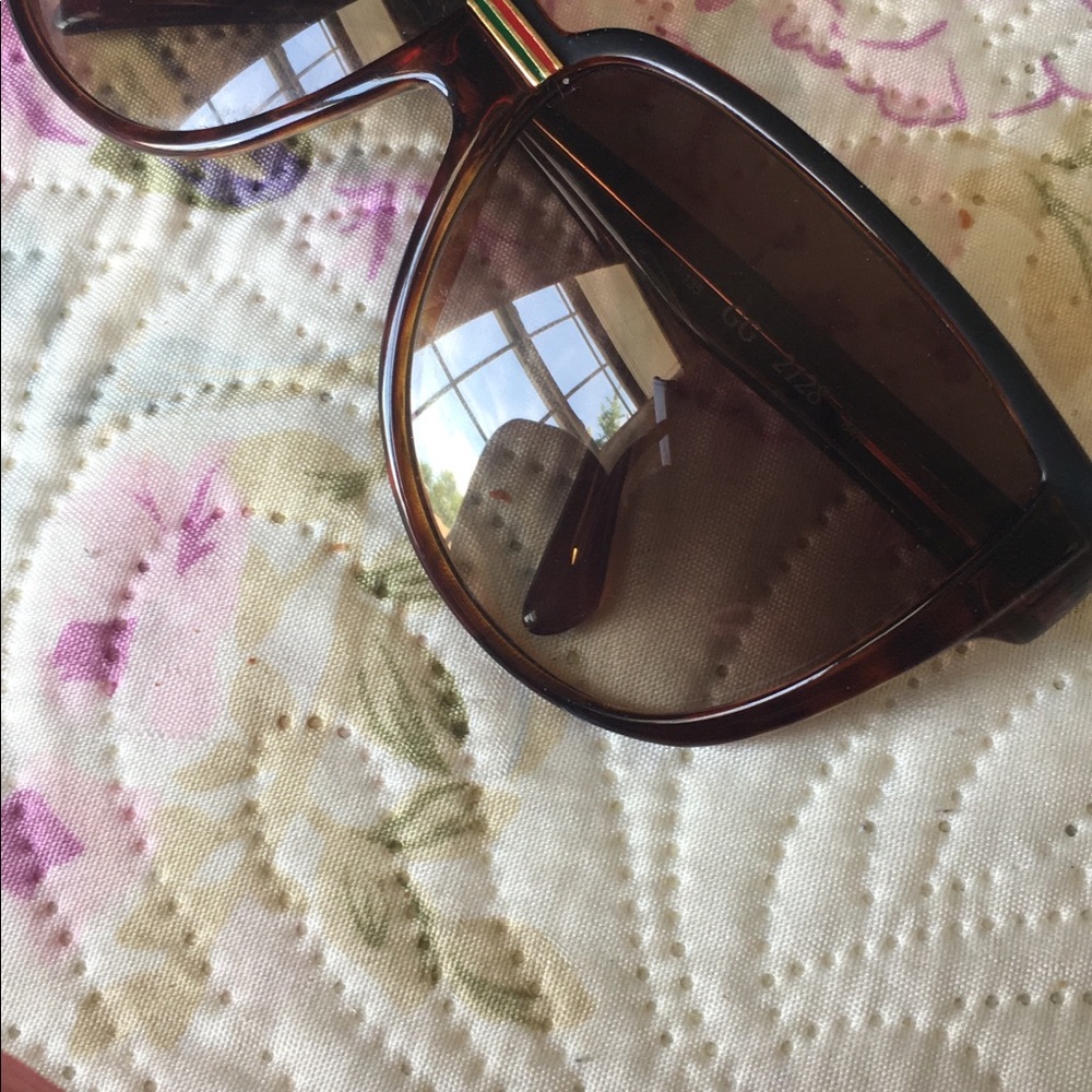 Sunglasses Gucci ahutentic no cover